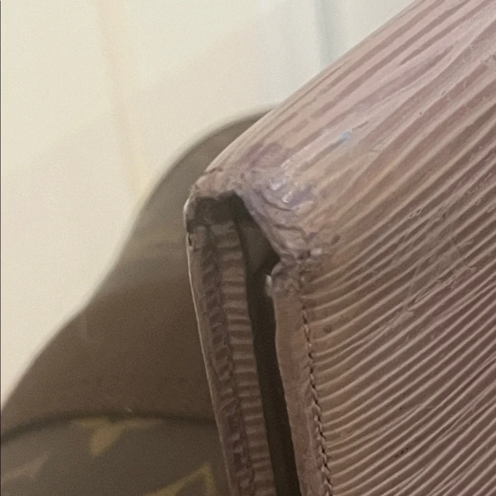 AUTHENTIC LV Snap Wallet in Lilac - Picture 5 of 13
